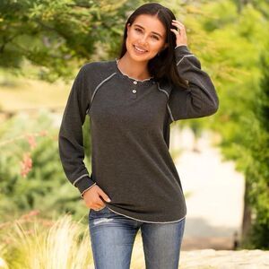 NWT Sunshine & Rodeos Boutique Gray Long Sleeve Henley Top Women's Plus Size 3X